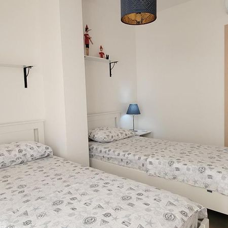 Appartamento Seafront And Mountain View Penthouse Martinsicuro Esterno foto