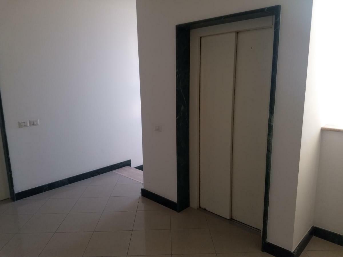 Appartamento Seafront And Mountain View Penthouse Martinsicuro Esterno foto