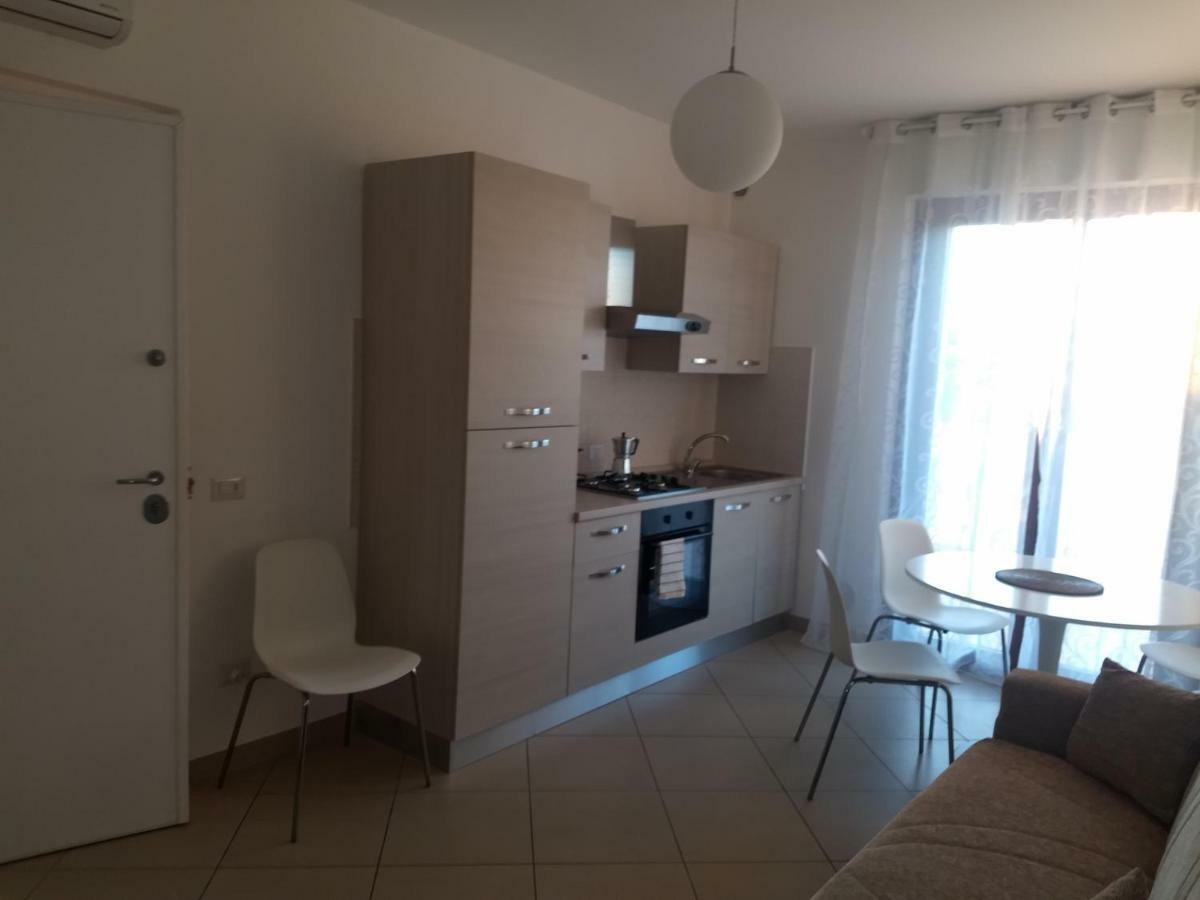 Appartamento Seafront And Mountain View Penthouse Martinsicuro Esterno foto