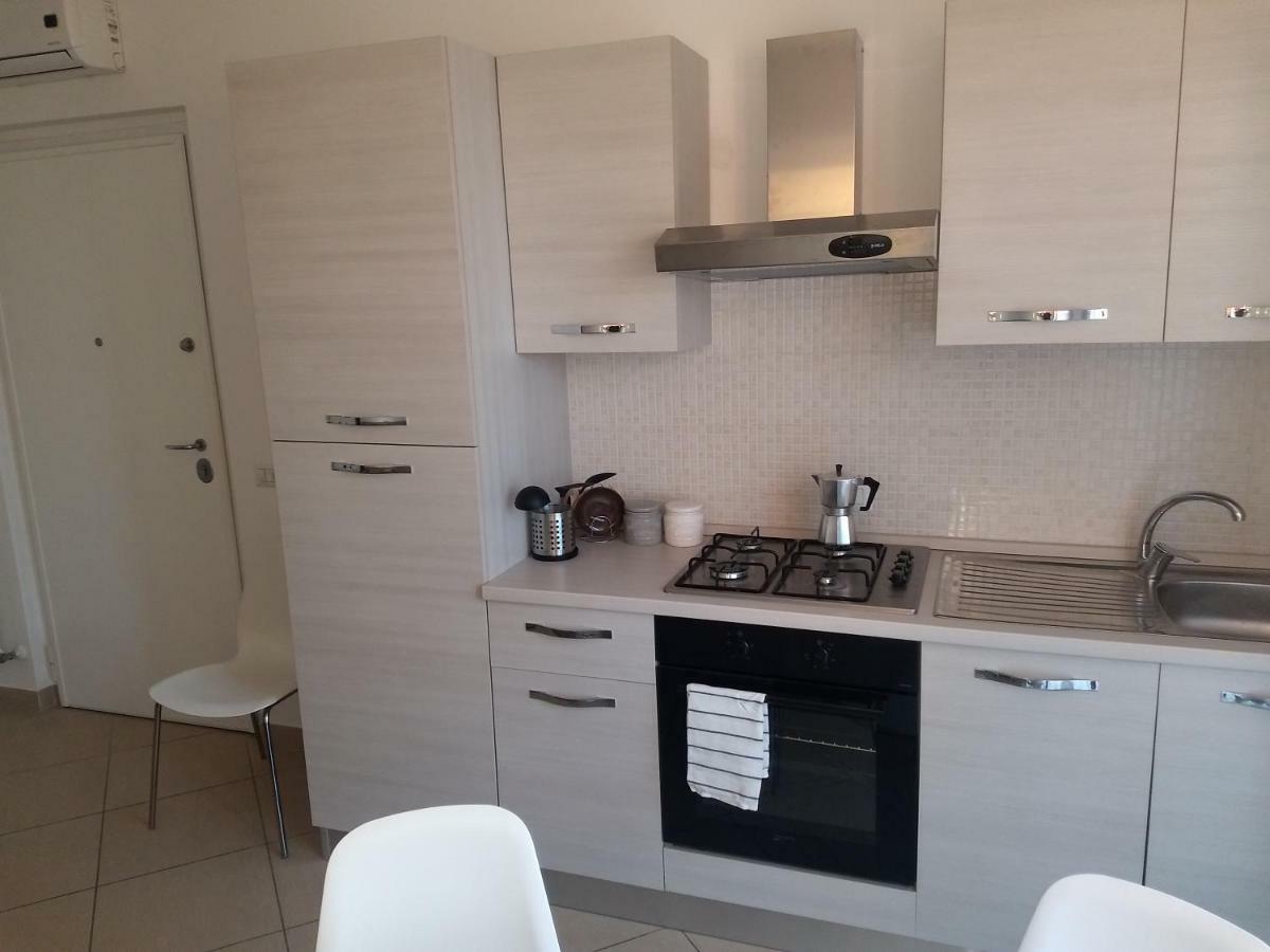 Appartamento Seafront And Mountain View Penthouse Martinsicuro Esterno foto