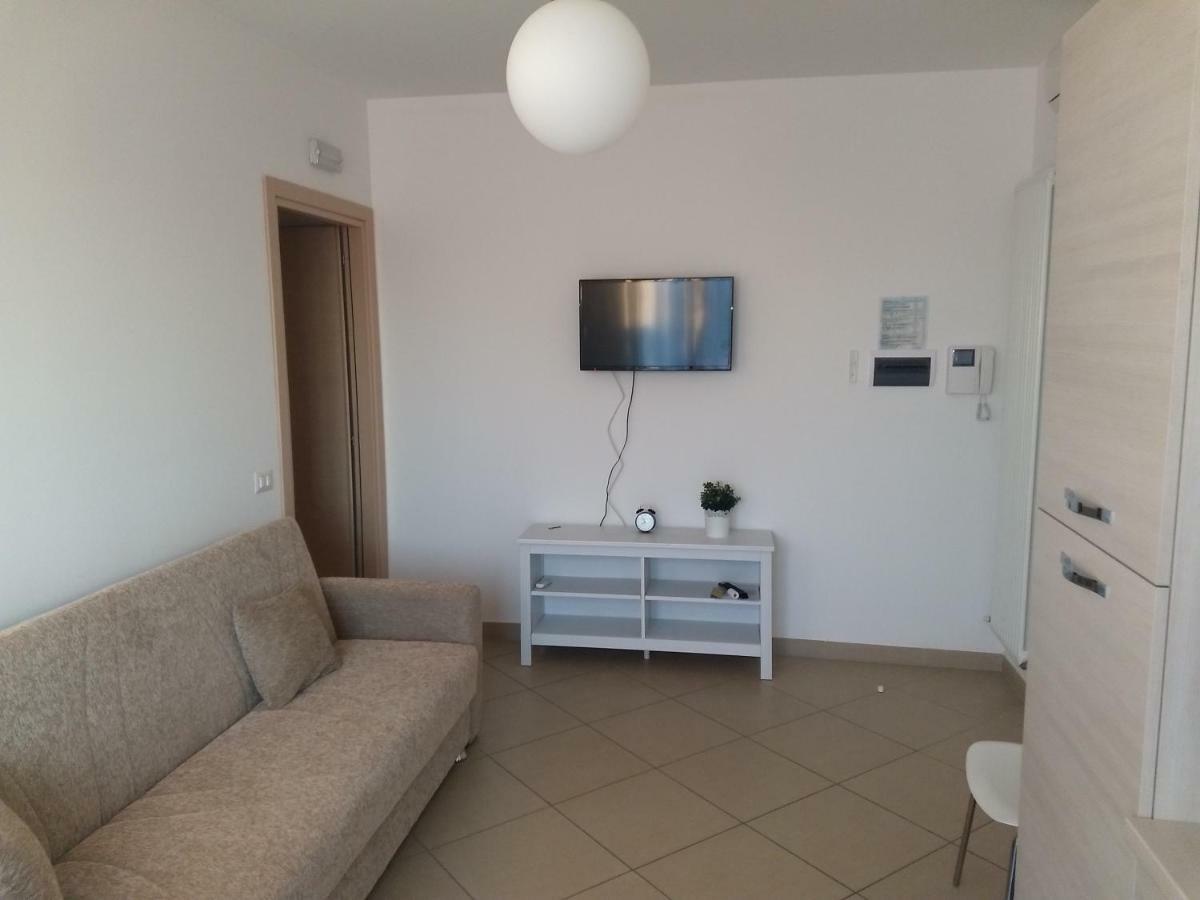 Appartamento Seafront And Mountain View Penthouse Martinsicuro Esterno foto